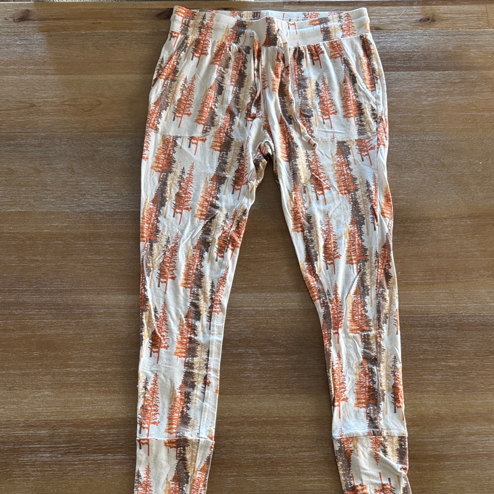 Kate Quinn Northwest Pine joggers